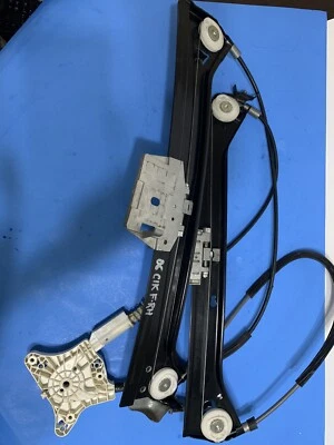 2003 - 2009 MERCEDES-BENZ W209 CLK500 FRONT RIGHT PASSENGER WINDOW REGULATOR OEM - Image 1 of 4