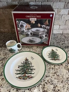 Spode Christmas Tree 12-Piece Set - Dinner Plate 10.5", Salad Plate 8", Mug 9 oz - Picture 1 of 11