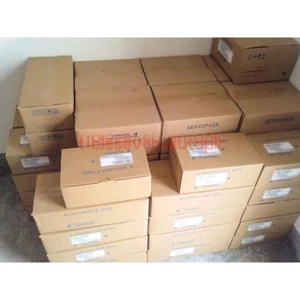 NEW 1PCS Yaskawa SGDV-02A12AY27 Servo Drive - Picture 1 of 1