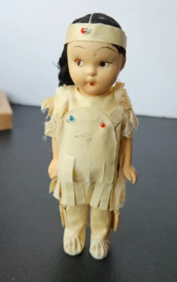MUÑECA RECUERDO NATIVA AMERICANA HECHA EN JAPÓN. CERÁMICA Foto 1 de 4