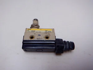 Interruptor de límite Omron ZC-Q2255 - Imagen 1 de 2
