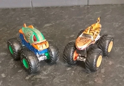 Hot Wheels Monster Trucks 1:64 Tiger Shark And Piran Aaahhh FREE UK TRACKED P/P - image 1 of 4