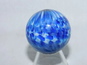 VINTAGE DAVIS MARBLE CONTEMPORARY ART GLASS MARBLE  -  ABOUT  1.5" WIDE........ - Picture 1 of 6