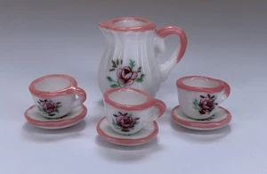 Set da tè in miniatura porcellana vintage casa delle bambole rosa rosa floreale - Foto 1 di 4