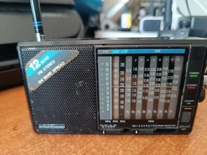 STANDARD 12 BAND FM STEREO SW BAND MW LW SW CB BAND ONDE MEDIE PICCOLE DIMENSION - Zdjęcie 1 z 4