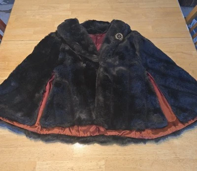 VINTAGE Lane Bryant Faux Fur Shall. Womens Medium - Image 1 of 4