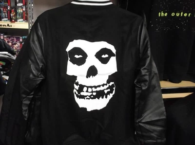 Misfits -Nuevo con etiquetas - Puño de hierro - Chaqueta universitaria de cuero sintético - XL Foto 1 de 4