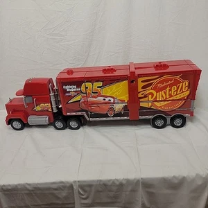 2018 Disney Pixar Cars Super Track Mack Hauler Playset Transforming Hauler - Picture 1 of 10