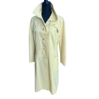 Jaqueta longa vintage anos 1970 Lorendale amarelo manteiga trench coat S botão para cima mod - Imagem 1 de 4