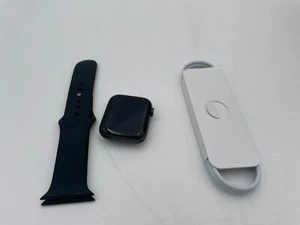 Apple Watch Series 6 44mm - Black - A2292 - Blue Strap - GPS Only - Good - Photo 1 sur 5