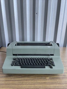 Vintage IBM Correcting Selectric II 2 Electric Typewriter - Picture 1 of 9