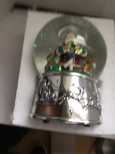 Reed & Barton "Santa Toyland" Schneekugel mit Musik, neu im Karton - Bild 1 von 13