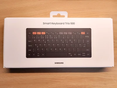 BRAND NEW IN BOX Samsung Smart Keyboard Trio 500 - Black - Image 1 of 3