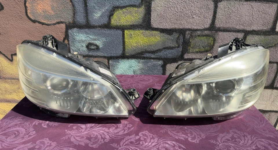 2008 09 10 11 Pair Mercedes C Class W204 Front Head Lights Assembly OEM - Image 1 of 4