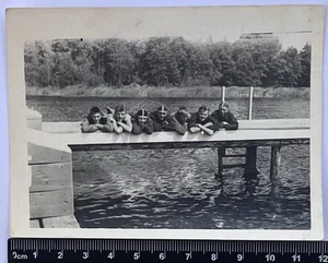 Zärtliche gutaussehende junge Männer attraktive Jungs niedlicher Mann Gay Int altes Foto #3774 - Bild 1 von 3