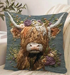 x 2 Highland Cow Cushion Cover 45 cm X 45 cm Farmhouse Country Decor Farm Flower - Picture 1 of 3