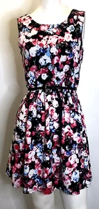 Lily Rose Floral Women's Sleeveless Keyhole Back Fit & Flare Belted Dress Size M - Picture 1 of 12