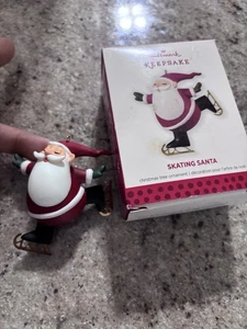 Hallmark Andenken Schlittschuh Weihnachtsmann Weihnachtsschmuck 2013 - Bild 1 von 5