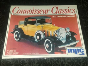 Vintage MPC Connoisseur Classics 1932 Chrysler Imperial Roadster Car Model Kit - Picture 1 of 4