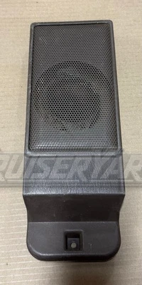 Toyota Land Cruiser FZJ80 OEM Oak Speaker Cover 55472-60030-E0 - Изображение 1 из 2