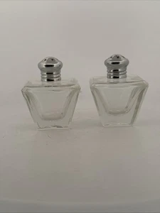 Vintage I.W. Rice & Co Salt & Pepper Shakers Japan set of 2 Pre Owned - Picture 1 of 3