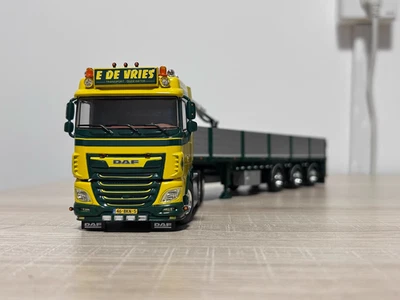 WSI 1:50 DAF XF Truck with Crane Model - Image 1 of 4