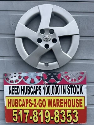 2010-11 Toyota Pruis Oem 1 Hubcap Nice Refurbished Minor Flaws Oem 15” 5 Spoke - Image 1 of 4