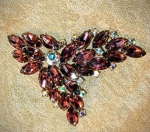 Vintage Verified Juliana D&E Purple Rhinestone Flower Spray Brooch - Picture 1 of 4