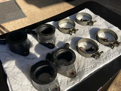 Kawasaki KZ650B 1978 soportes de carburador diestro y derecho 16065-047 16065-046  Foto 1 de 2