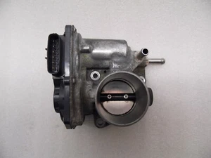 Toyota Prius IV C 1.5 Hybrid Drosselklappe Drosselklappengehäuse throttle body - Picture 1 of 8
