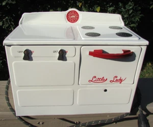 VINTAGE 1960S METAL TOY ELECTRIC STOVE/OVEN-LITTLE LADY KITCHEN APPLIANCE-NEAT! - Picture 1 of 5
