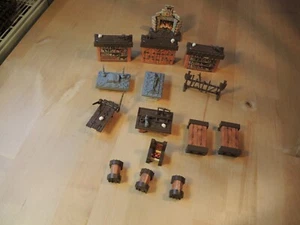 MB Heroquest alte Ausgabe komplettes Mobiliar unbemalt z.T. geklebt - Bild 1 von 18