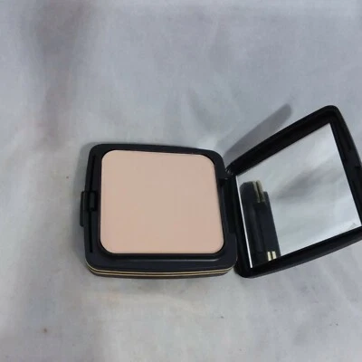REVLON AGE DEFYING PRESSED LOOSE POWDER - TRANSLUCENT Medium - No Box - Image 1 of 4