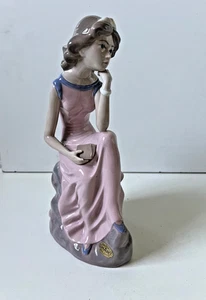 Casades Porzellan Mädchen Figur Spanien auf Felsen sitzend rosa Kleid 26,5 cm hoch - Bild 1 von 10
