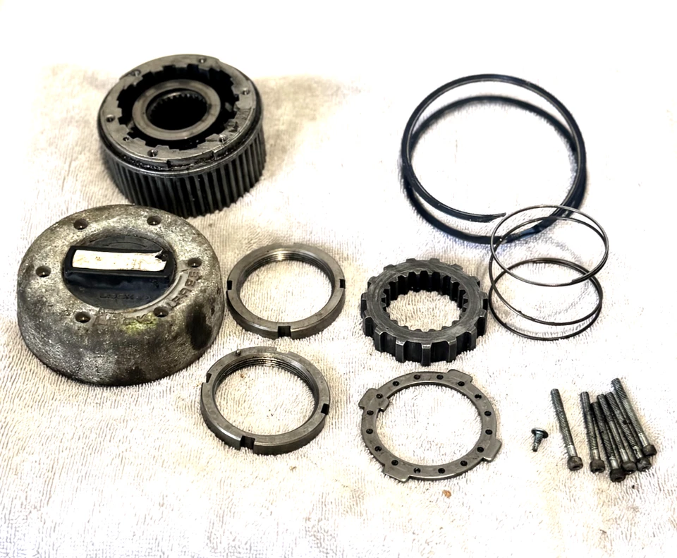 1980-1996 FORD F250 FRONT TTB DANA 50 AXLE HUB LOCK PIECES KIT SET PASS RIGHT - Image 1 of 4