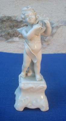 V71 Jolie Statuette Figurine Ange Angelot Céramique Musicien Lyre - Photo 1/4