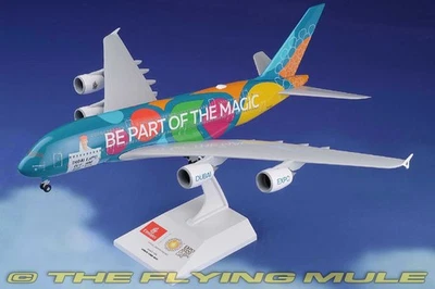 Skymarks 1:200 A380-800 Emirates Airlines A6-EEU com trem de pouso - Imagem 1 de 4