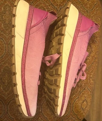 Tennis shoes.  Reaction by Kenneth Cole 7.5 - Image 1 of 4