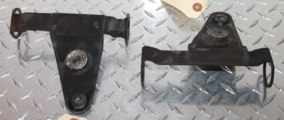 Soporte de faro izquierdo derecho Suzuki TS185 1979 Foto 1 de 3