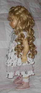 Peluca Muñeca Expressions RAMONA TALLA 12/13 Fresa Dorada Rizos Largos Sueltos Nueva con Etiquetas - Imagen 1 de 8