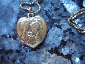 belle medaille en forme de coeur des amoureux de peynet + chaine - Picture 1 of 2