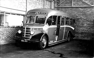 ANTIQUE BUS, VINTAGE 3 X 5 PHOTO, NEWPORT, UK, (S438) - Picture 1 of 2