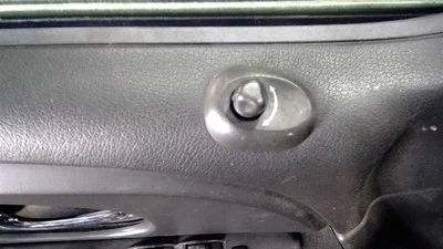 Interruptor de puerta delantera del conductor espejo individual para conductor compatible con 05-09 TRAILBLAZER 1253606 Foto 1 de 4