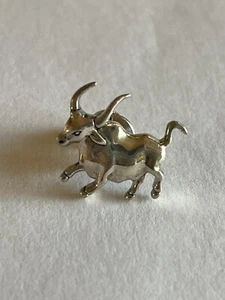 JOHN HARDY Year of the Ox 2009, lapel pin/tie tack - Picture 1 of 2