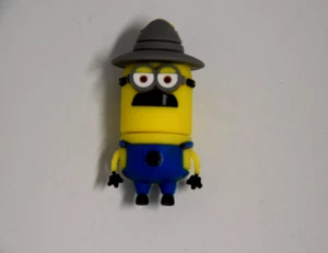 MINION - TOURIST MINION 8GB USB STICK 2" GRAN FIGURA DE REGALO NUEVO - Imagen 1 de 2
