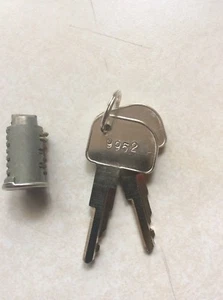 IBM CASH DRAWER LOCK.MULTIPLE LOCK #'S BELOW, AFTERMARKET KEY'S SAME AS OEM - Picture 1 of 4