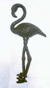 FLAMINGO ROSA ODER BRAUN GEALTERT BRUNNENDEKORATION - Bild 1 von 2