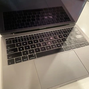 Apple MacBook Pro 13" (2017) / A1708 / i5-7360U / 8 GB RAM/ 128 GB SSD / Ventura - Picture 1 of 2