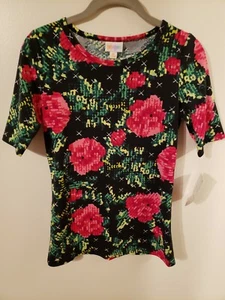 LuLaRoe XS GIGI Pixelated Roses Black Background, Form Fitting - Picture 1 of 4