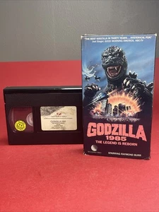 Godzilla 1985 The Legend Is Reborn VHS New World Video Raymond Burr - Foto 1 di 11